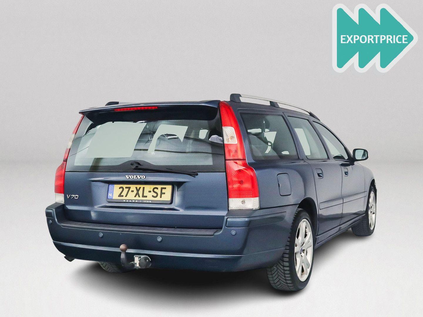 Volvo V70 2007 — rear view