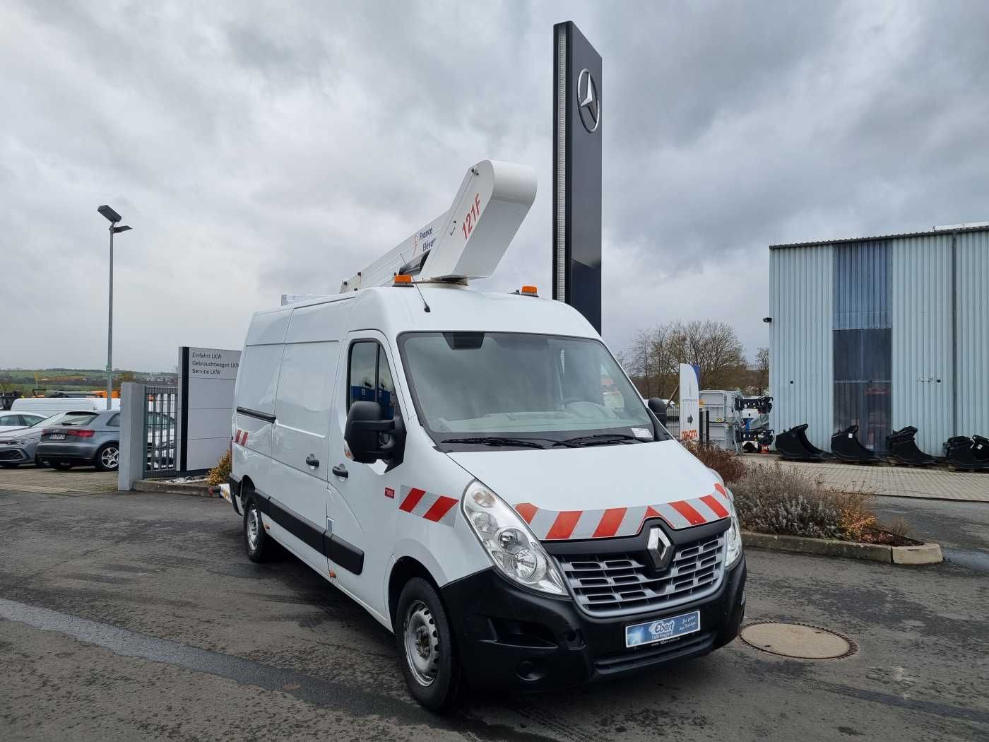 Fahrzeugabbildung Renault Master 2.3 dCi / France Elevateur 121FT, 12m