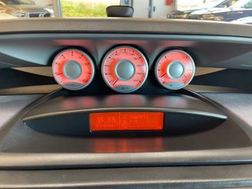 MYAUTOCENTER – Gebraucht- und Jahreswagen mit Werkstattservice in Pfaffenhofen Citroën C8 2.0 16V Tendance *2. Hand*Klima*7-Sitzer*PDC*