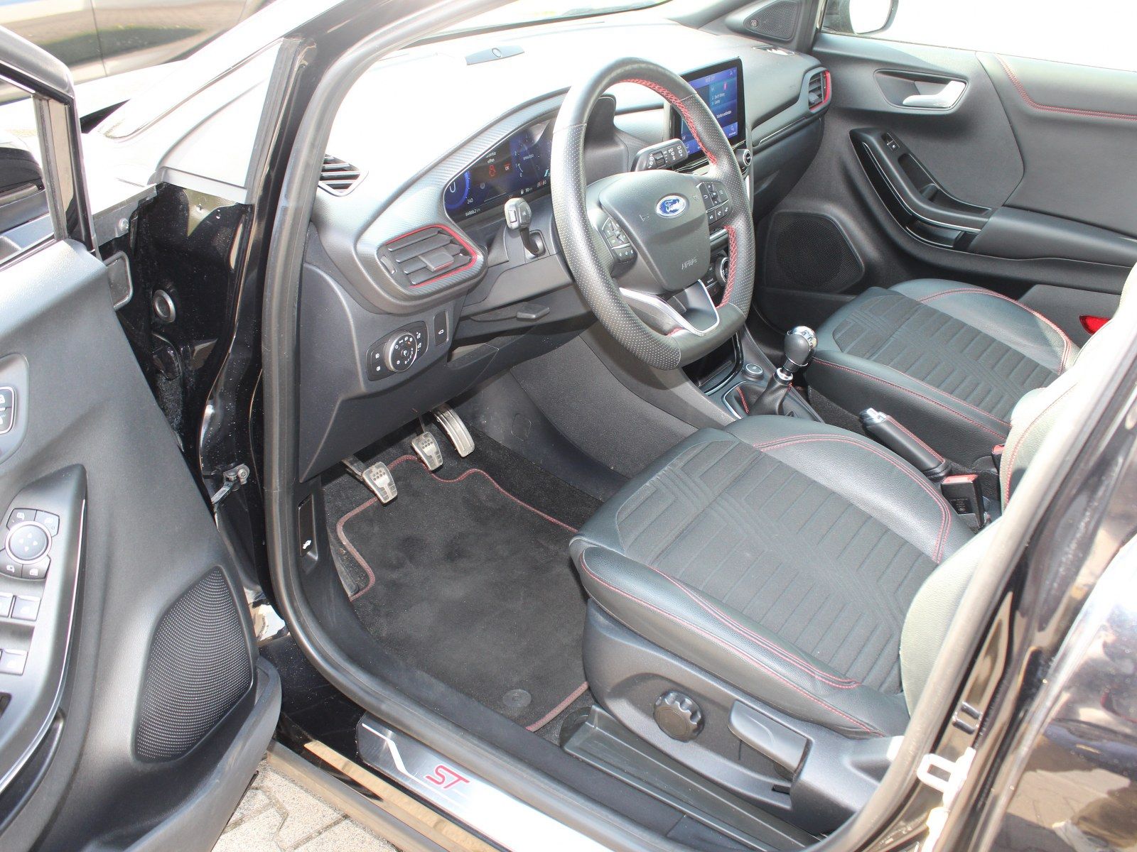 Fahrzeugabbildung Ford Puma ST-Line X 1,0 EcoBoost Mild Hybrid