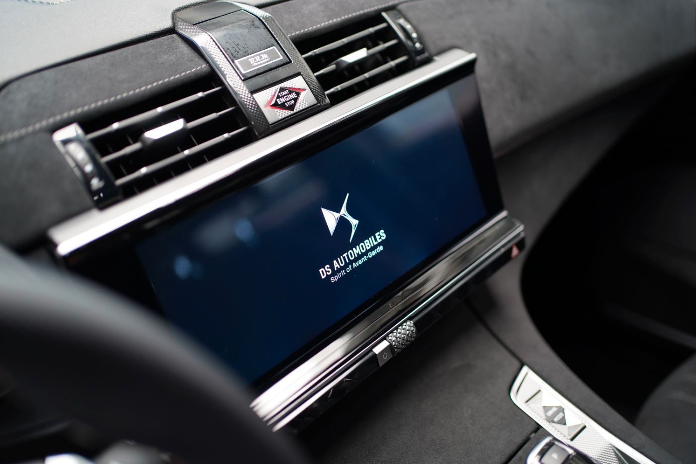 Fahrzeugabbildung DS Automobiles DS7 BlueHDi 130 EAT8 Performance Line+ Focal Nav