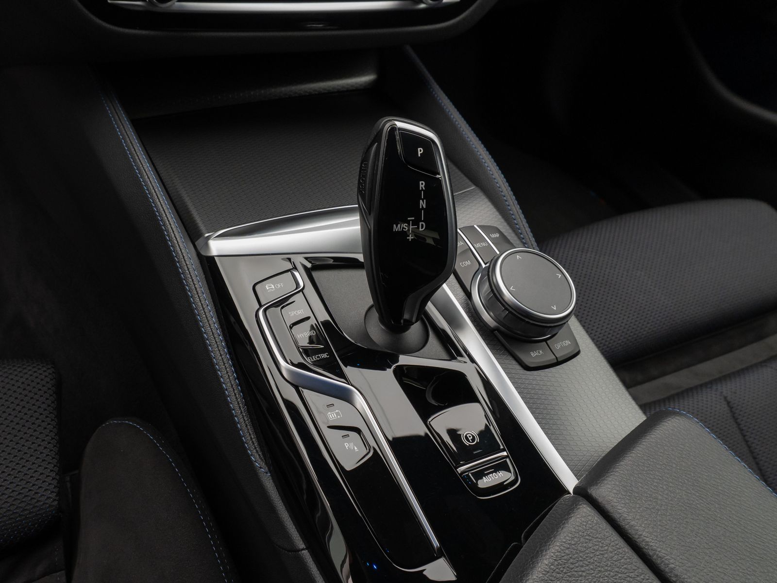 Fahrzeugabbildung BMW 520e M Sport Kamera Laser HUD DAB HiFi Komfort