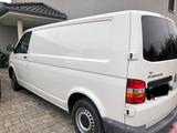 Volkswagen VW T5 Transporter langer Radstand - Volkswagen T5 Transporter: Langer Radstand