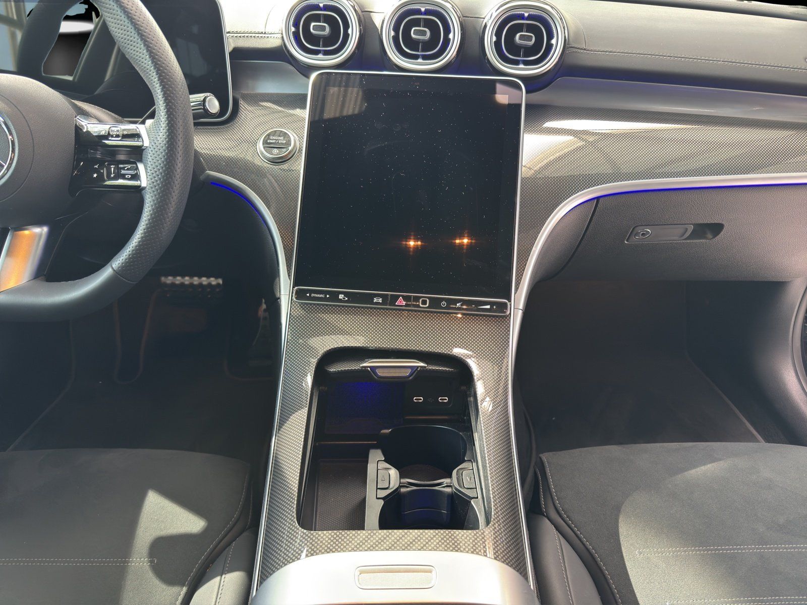 Fahrzeugabbildung Mercedes-Benz C 220 d AMG Distronic AHK Memory 360° GUARD 360°