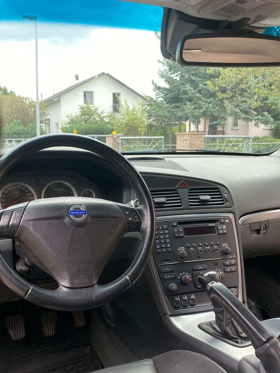 Volvo V70 2007 — interior