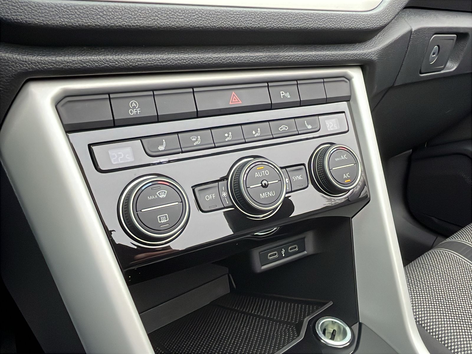 Fahrzeugabbildung Volkswagen T-Roc 1.0 TSI*Cabrio*Navi*PDC*SHZ*