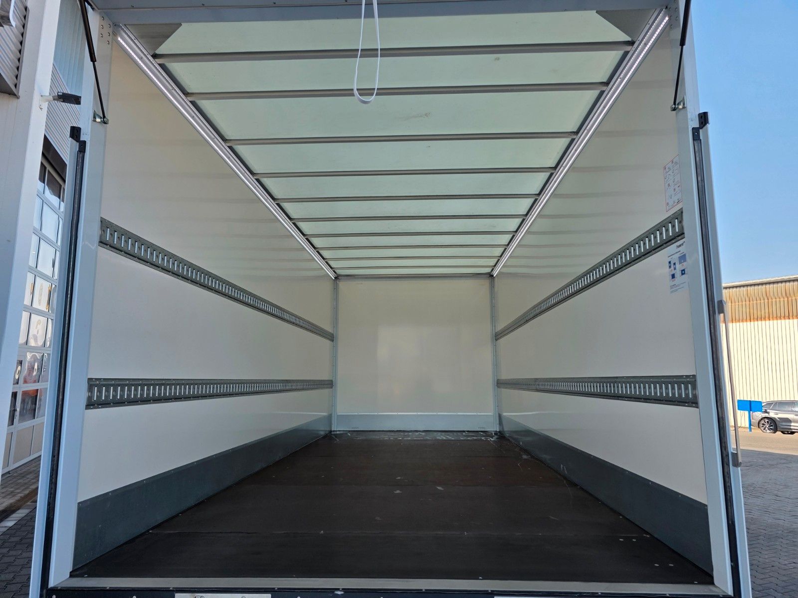 Fahrzeugabbildung Iveco Eurocargo ML80E21/P LBW 1.000kg L-Haus