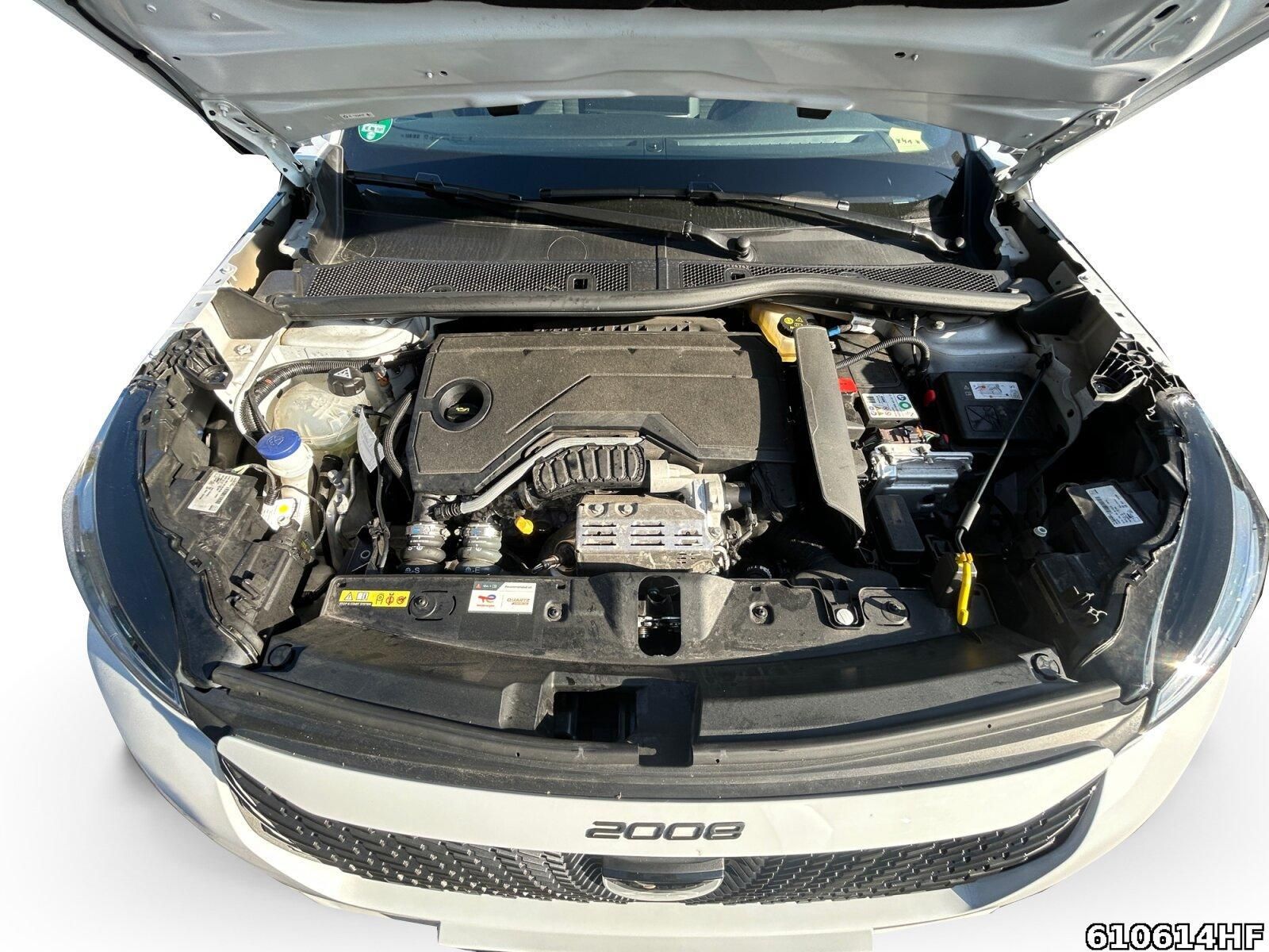 Fahrzeugabbildung Peugeot 2008 Active Hybrid 136 e-DSC6
