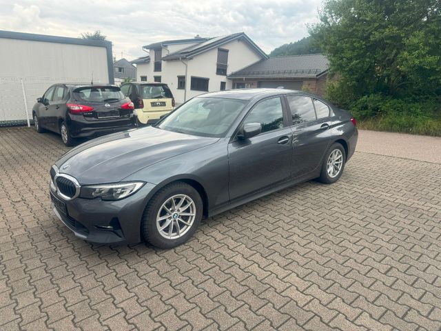 BMW 318 d Lim Advantage NAVI MFL PDC SHZ GSD LED