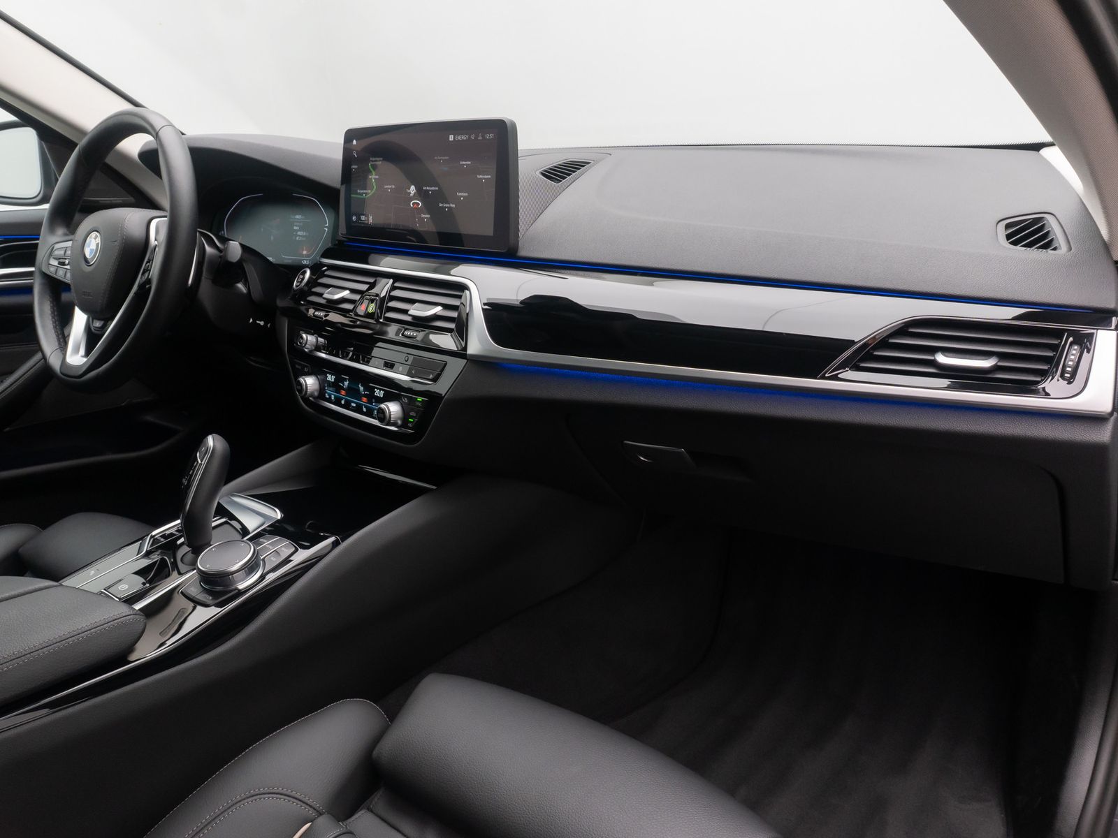 Fahrzeugabbildung BMW 530i HUD DAB Leder Alarm Komfort 4xKlima M Sport