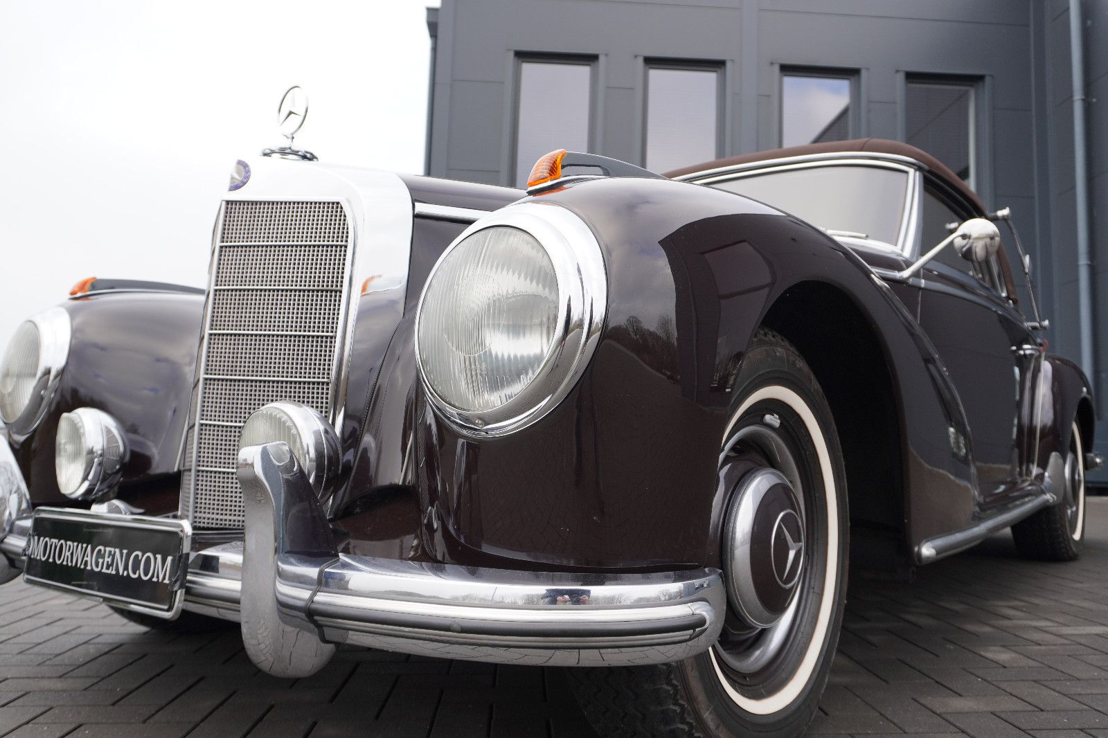 Fahrzeugabbildung Mercedes-Benz 300 S Cabriolet W 188