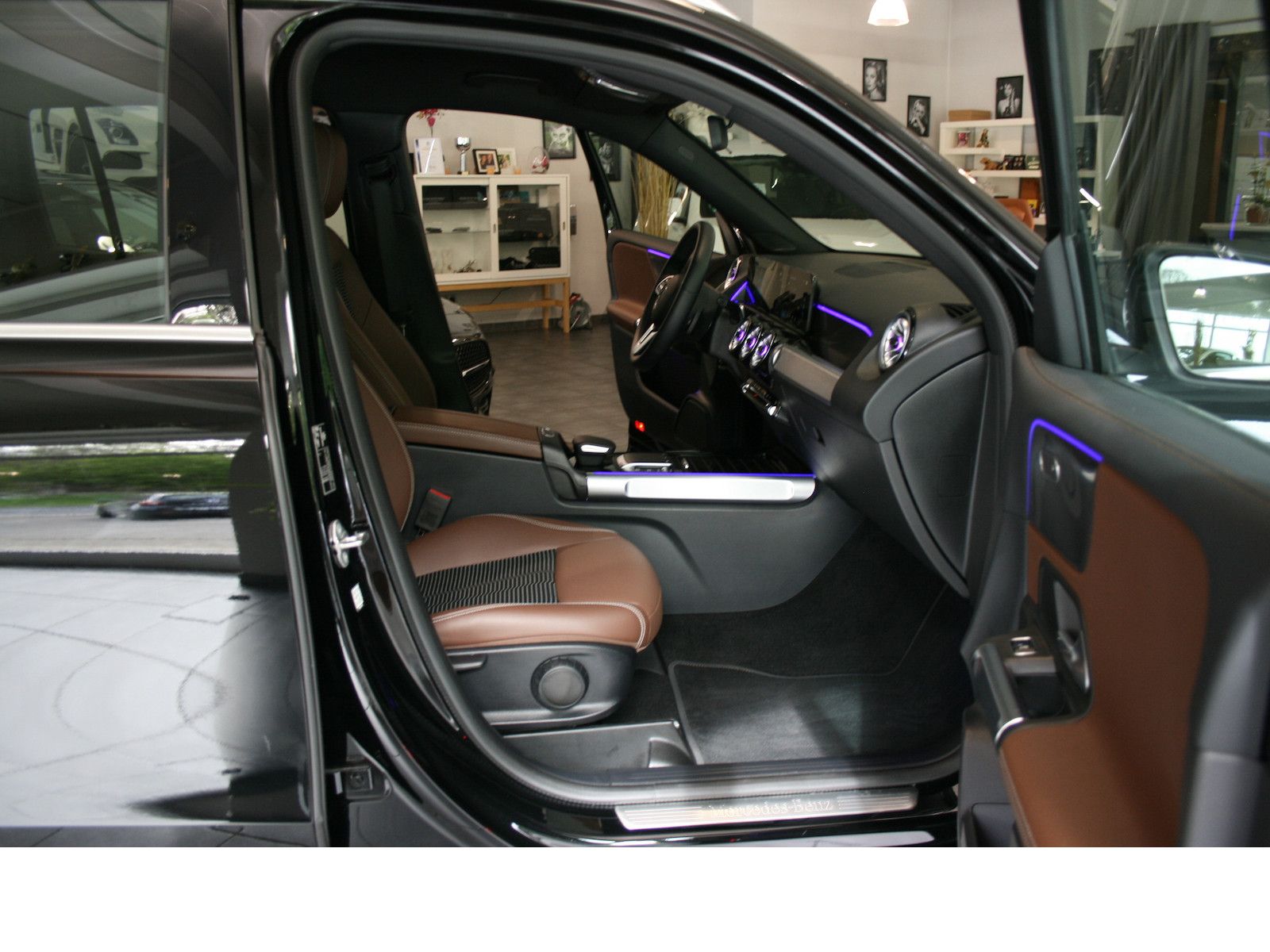 Fahrzeugabbildung Mercedes-Benz GLB 200 d Progres.*LED*Polster schwarz/braun*Kam