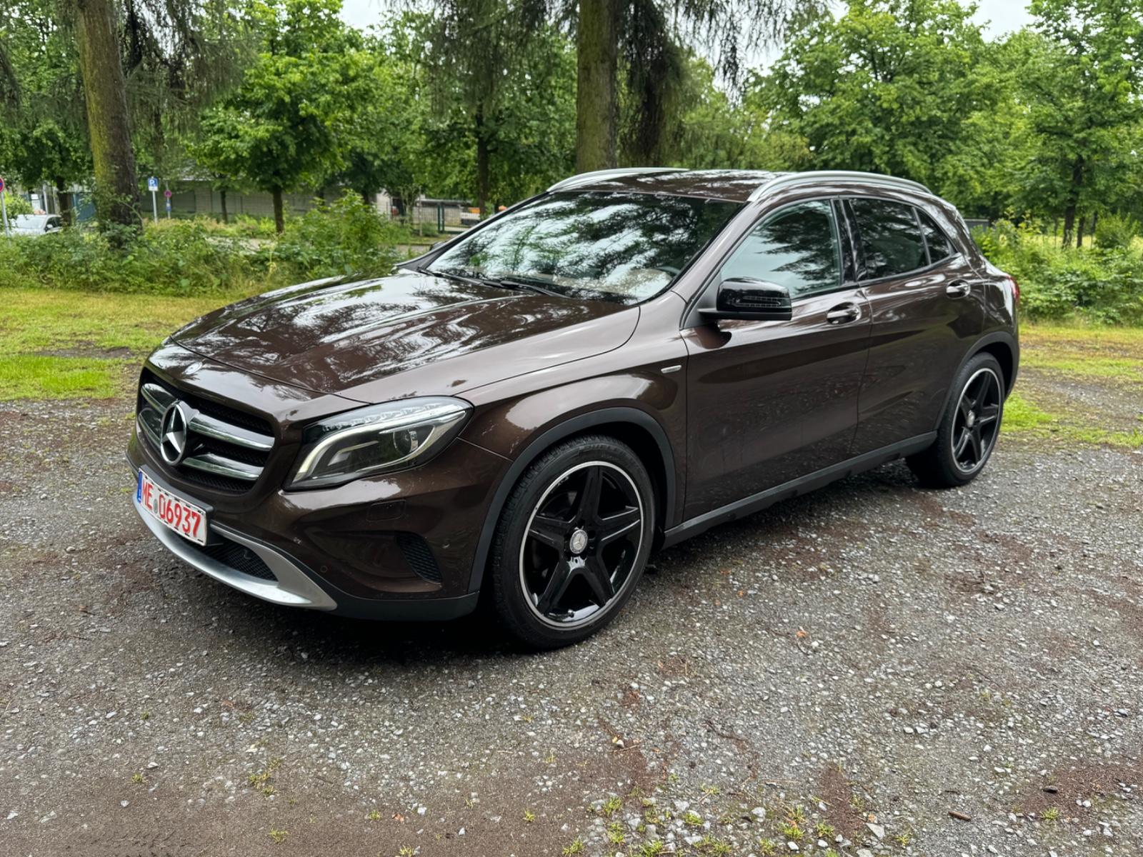 Mercedes-Benz GLA 200 EDITION 1 mit Bi Xenon !!