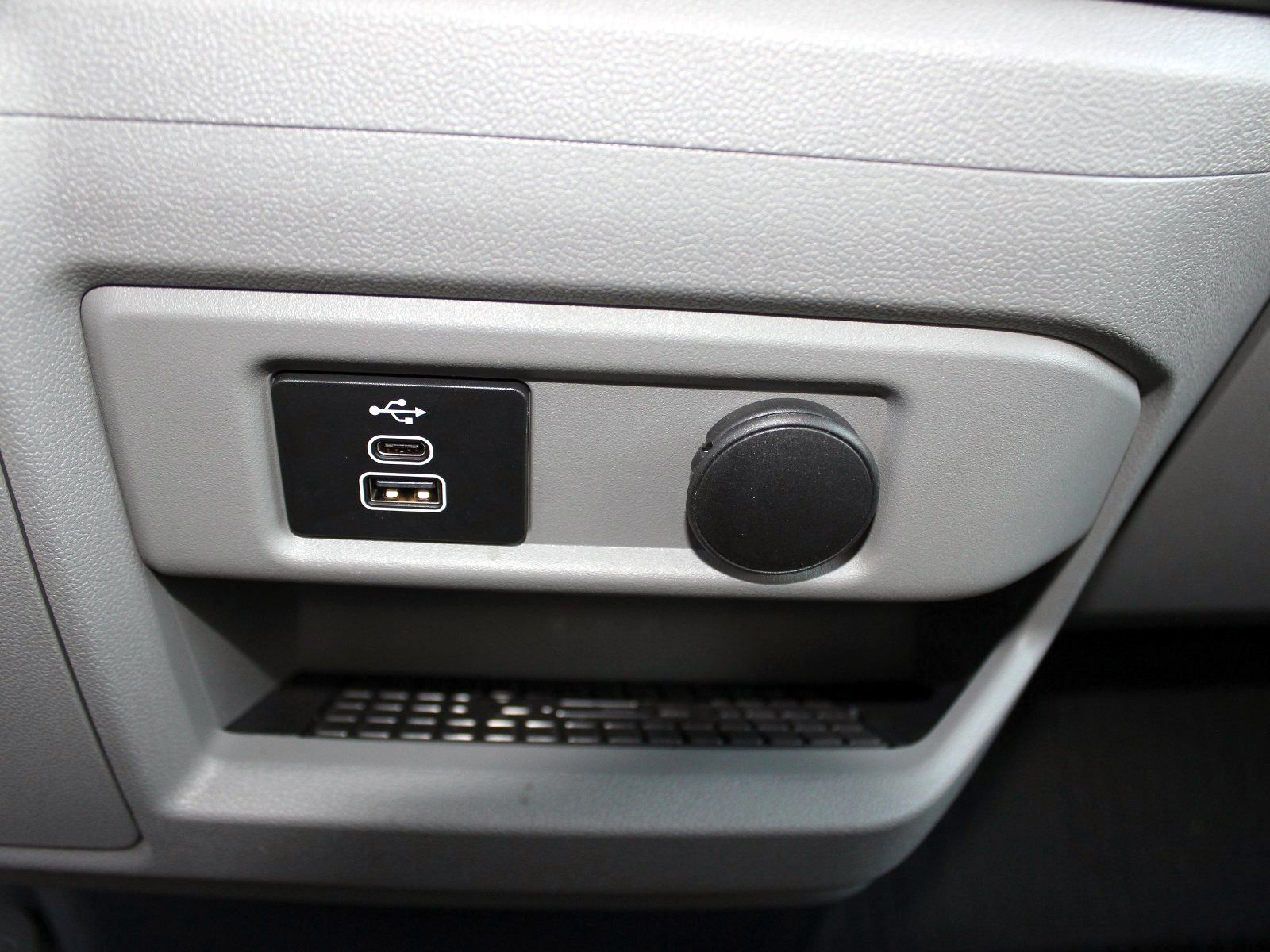 Fahrzeugabbildung Ford Transit Custom E 340 L1 RWD Trend