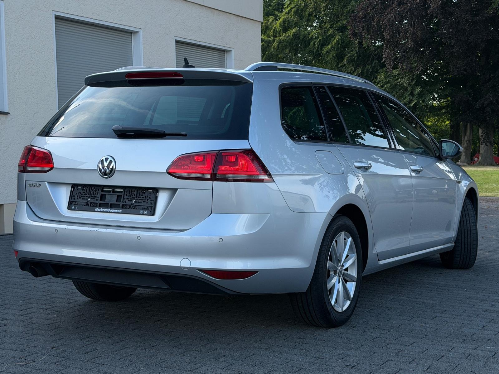 Volkswagen Golf 2015 — interior