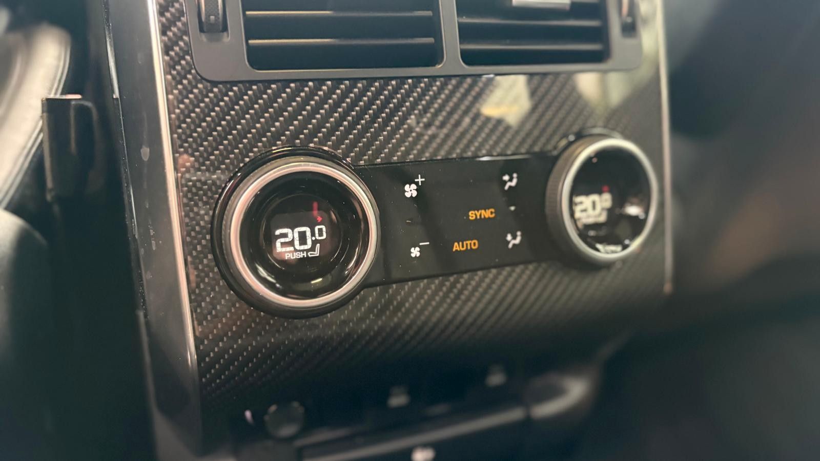 Fahrzeugabbildung Land Rover Range Rover Sport SVR