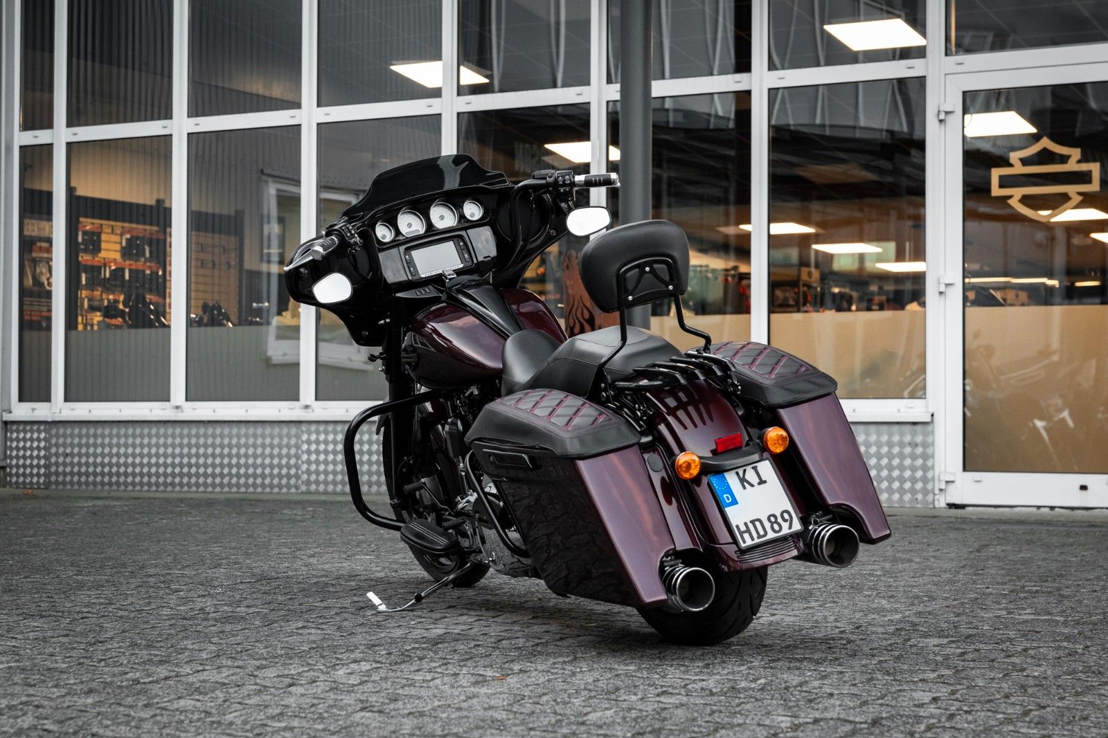 Fahrzeugabbildung Harley-Davidson STREET GLIDE SPECIAL FLHXS - APE - KessTech -