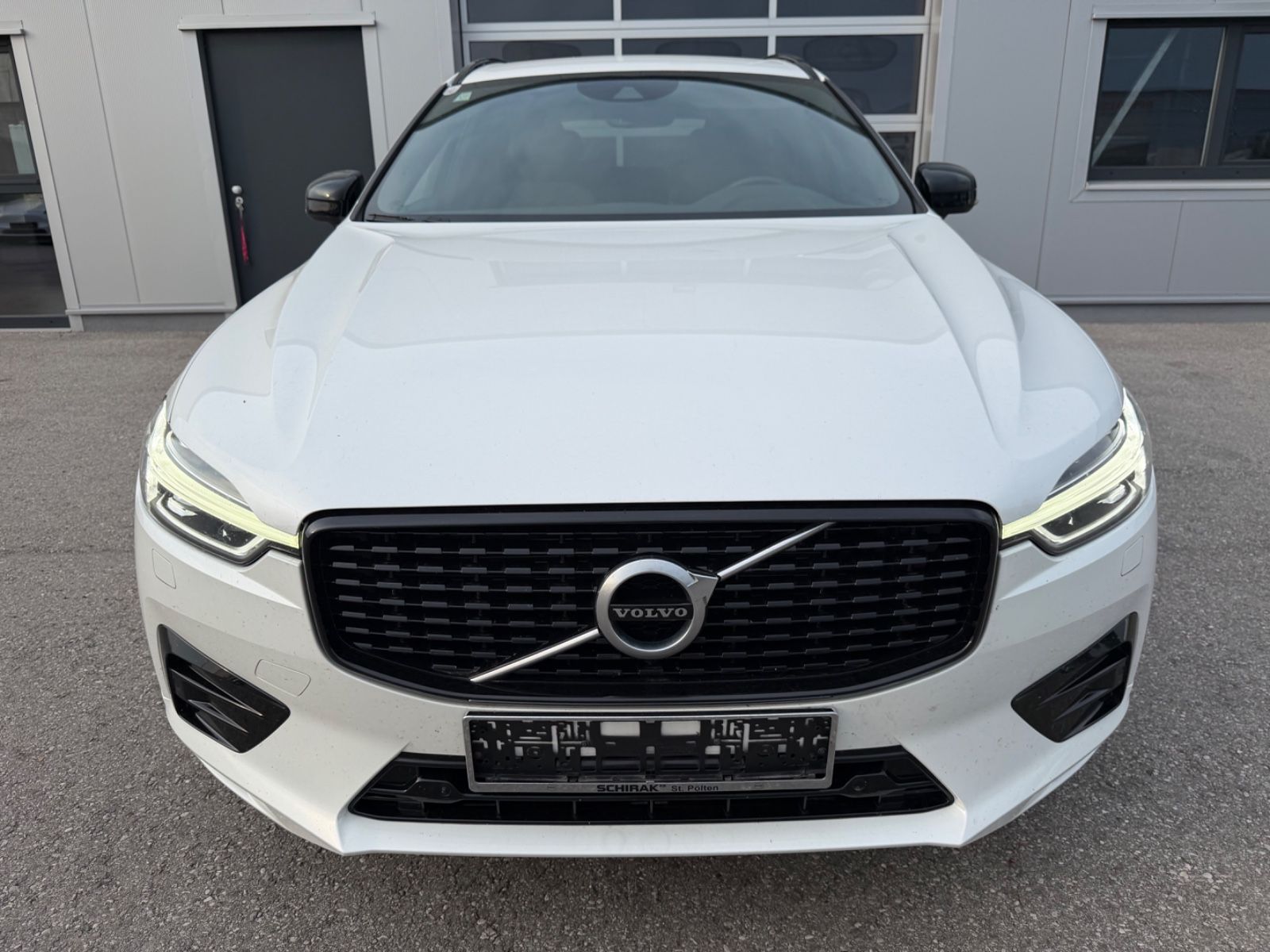 Volvo XC 60 XC60 B4  R Design AWD Aut. imagem 2