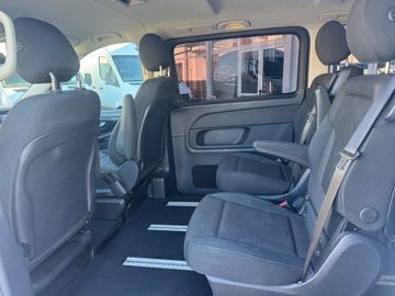 Mercedes V 220 - 12
