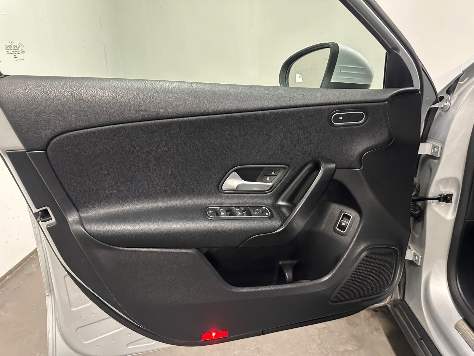 Fahrzeugabbildung Mercedes-Benz A 180 d DCT *LIMOUSINE *KLIMA*NAVI*CARPLAY*