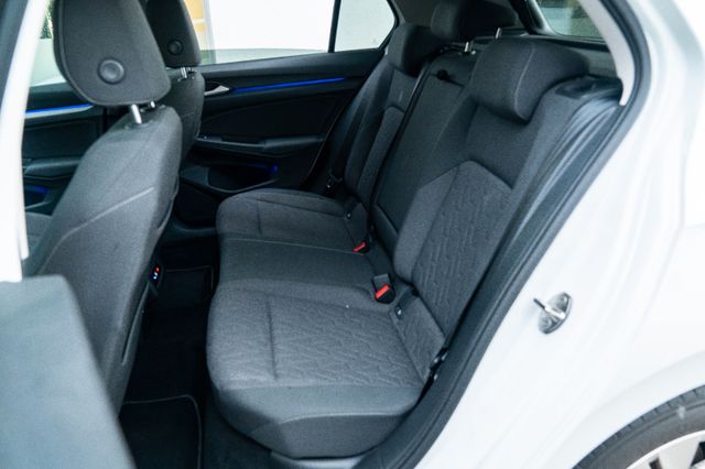 Volkswagen Golf 8 2.0 TDI LIFE/ BUSINESS/ AHK/ LED+ Volkswagen Golf 8 2.0 TDI LIFE/ BUSINESS/ AHK/ LED+