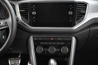 Volkswagen T-Roc 2.0Activ/DSG/SHZ/Scheckheft/Carplay/NeuTüv bei Bilicar