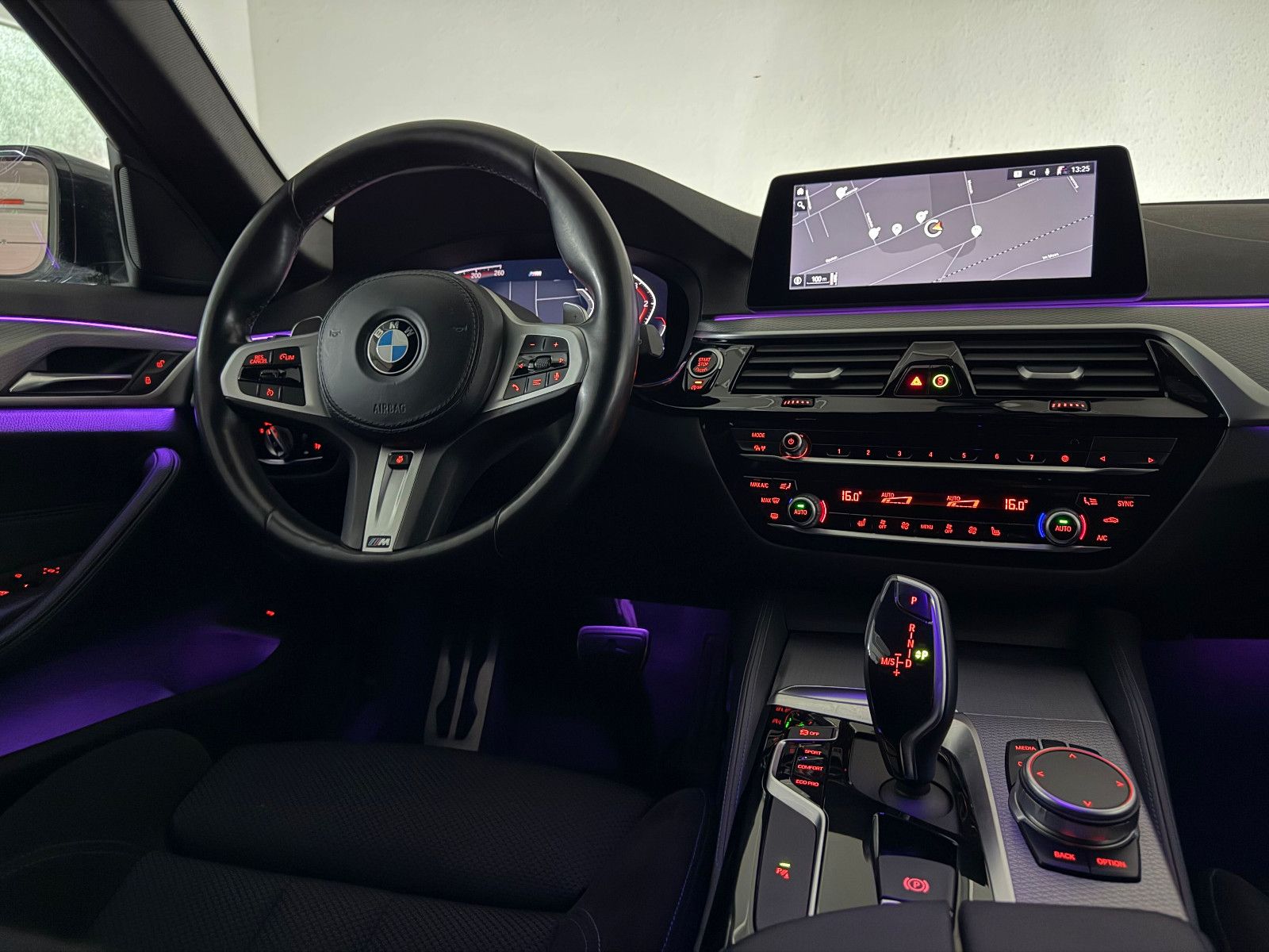 Fahrzeugabbildung BMW 530 d M SPORT/LED/NAVI PROF/STHZ/LIVE COCKPIT