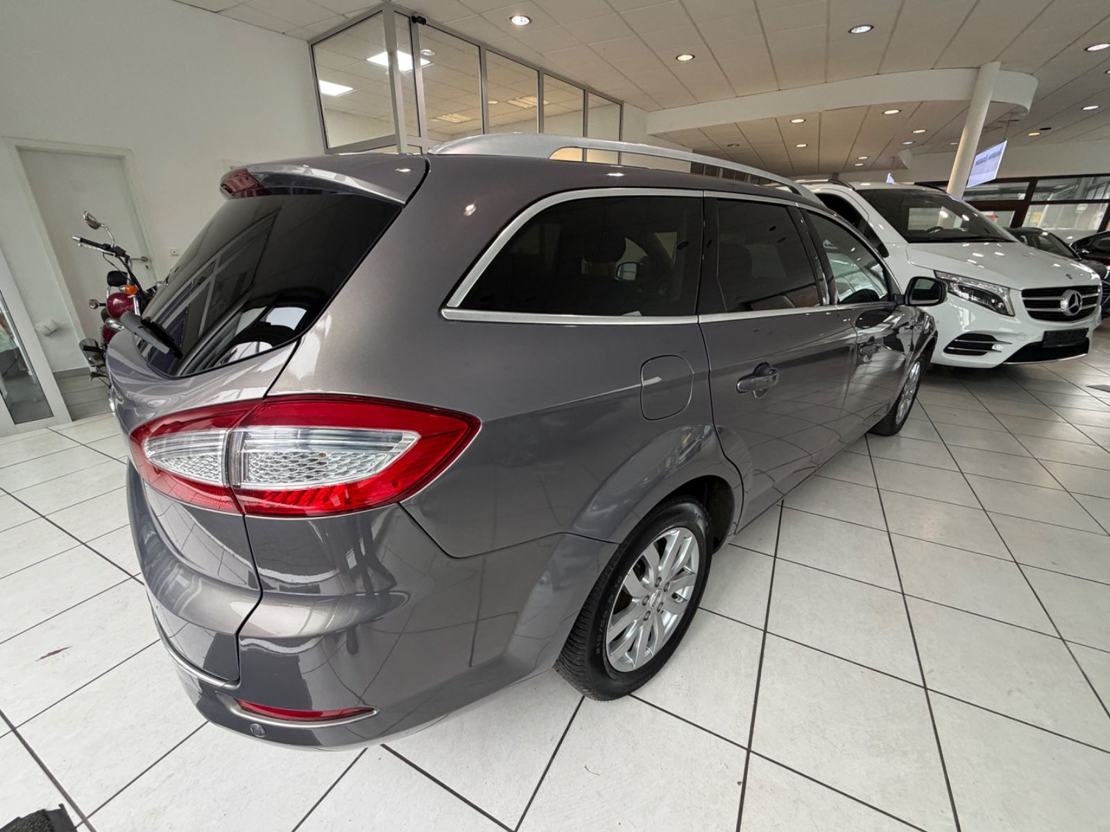 Fahrzeugabbildung Ford Mondeo Turnier Titanium