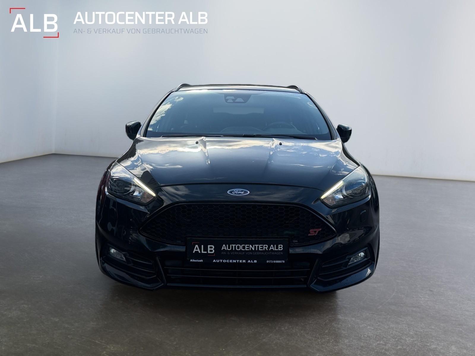 Ford Focus 2015 — photo 8