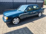 Mercedes-Benz E 420 tüv und H Zulassung neu - Mercedes-Benz E 420 mit Benzin-Antrieb: Automatik