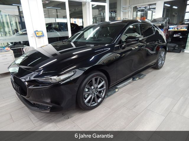 Mazda 3 2026 e-SKYACTIV Takumi in Blau, Rot, Schwarz