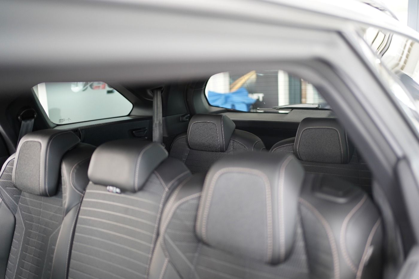 Fahrzeugabbildung Peugeot 5008 Allure Hybrid 145 e-DSC6 7 Sitzer Navi