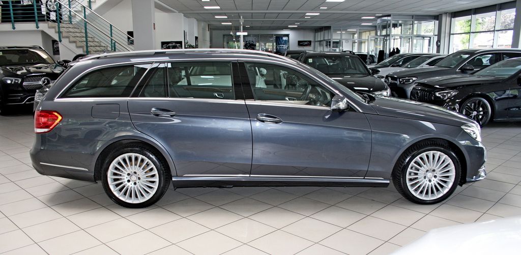 Mercedes-Benz E 200 d T ELEGANCE NAVI PDC LED SHZ NETTO 13.900