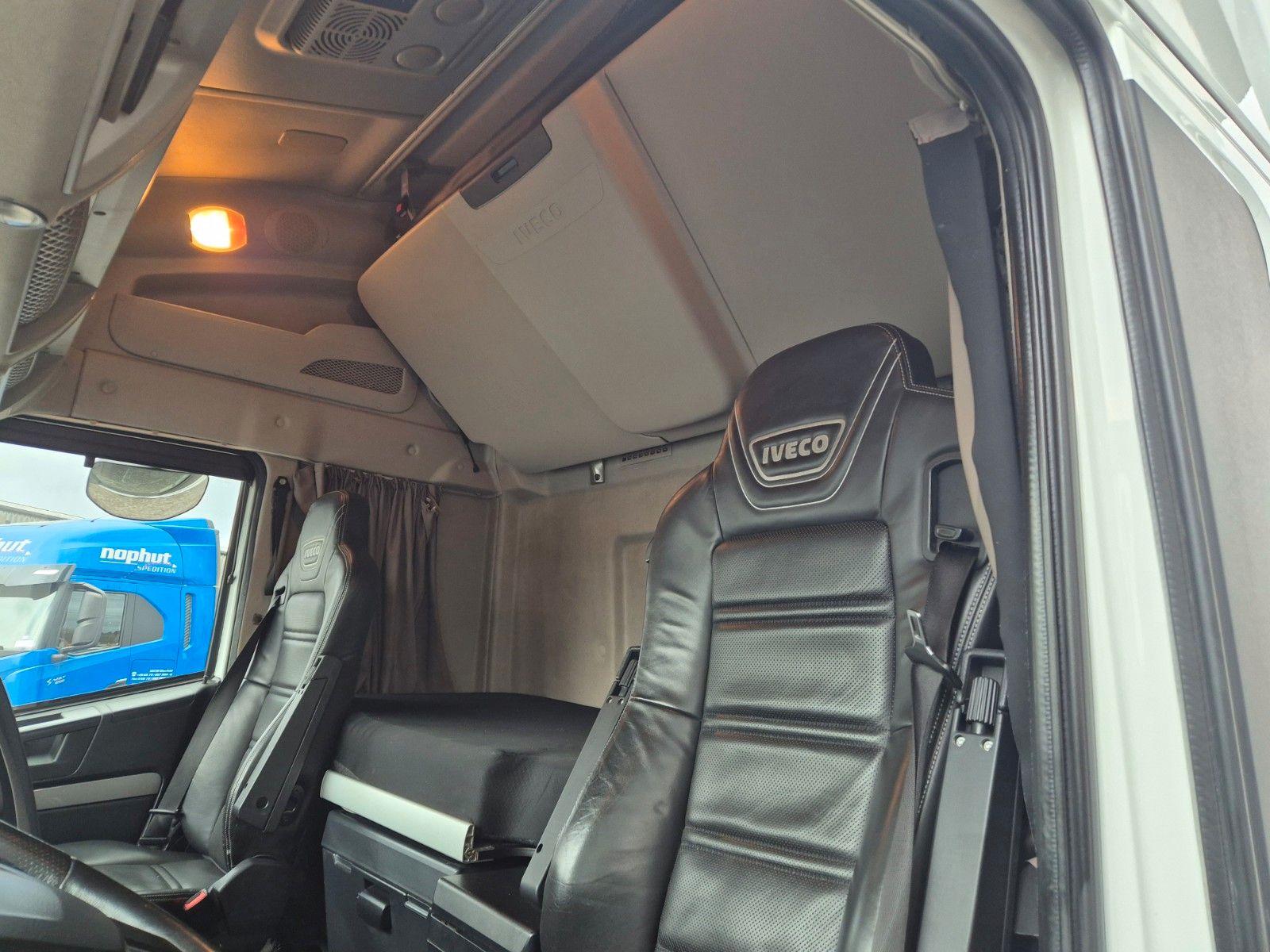Fahrzeugabbildung Iveco Stralis AS440S46/P NP LNG Standklima Intarder