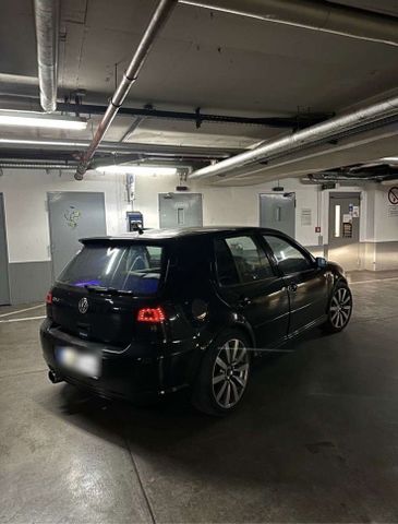 Volkswagen VW Golf 4 GTI 1.8T // 240PS