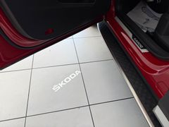 SKODA Karoq 2.0 TDI Scout 4x4 DSG ACC LED CAM AHK NAVI