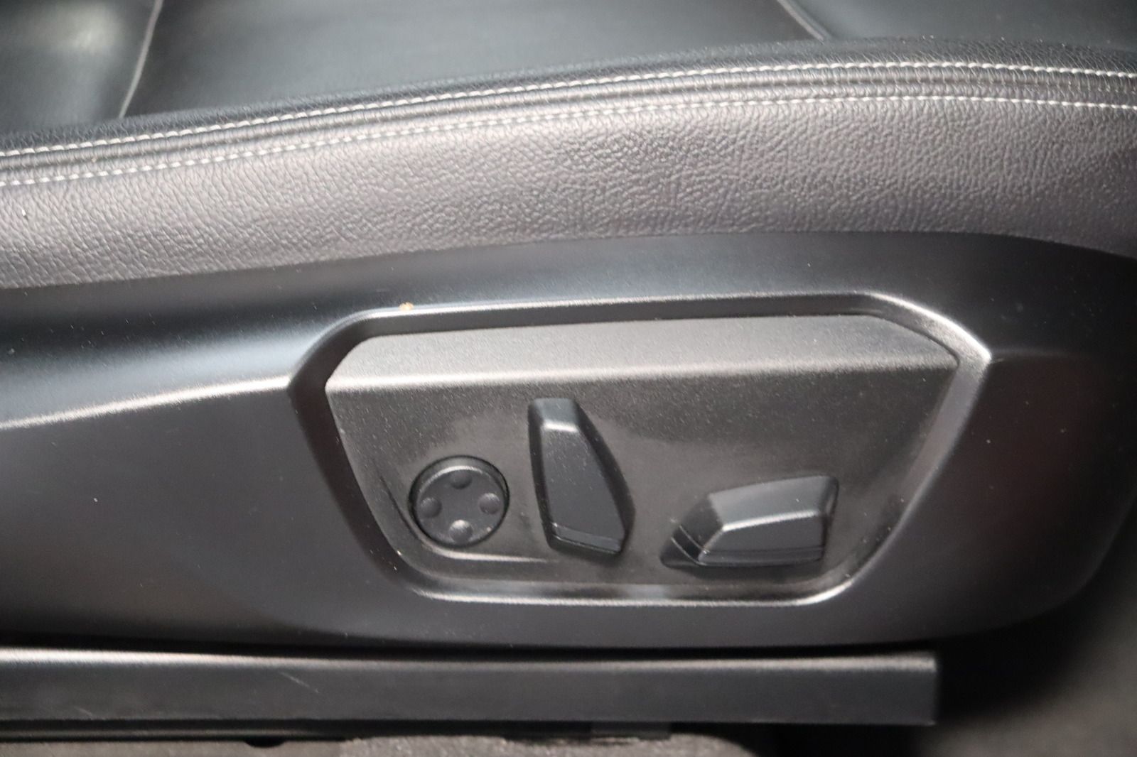 Fahrzeugabbildung BMW X3 * HUD * Pano * Memory * Bi-Xenon * Lenkradhzg