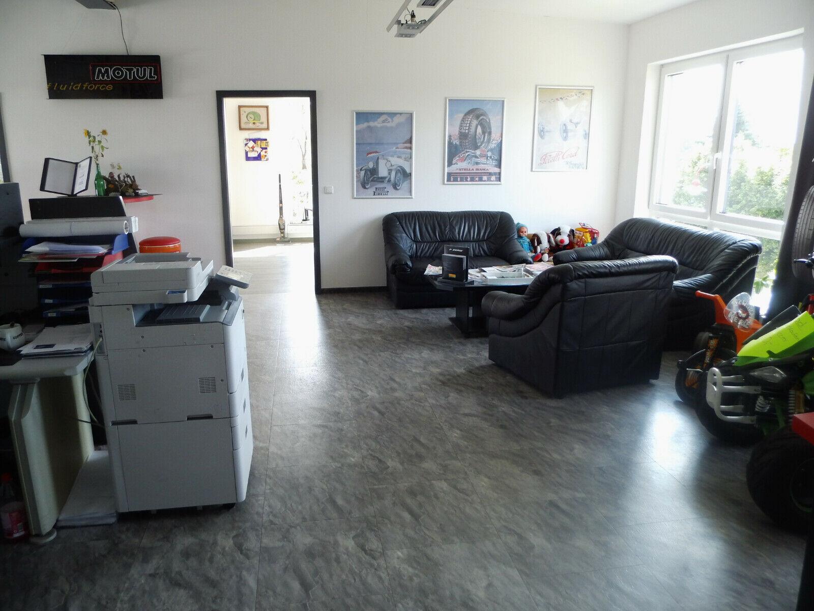 showroom-image-bottom