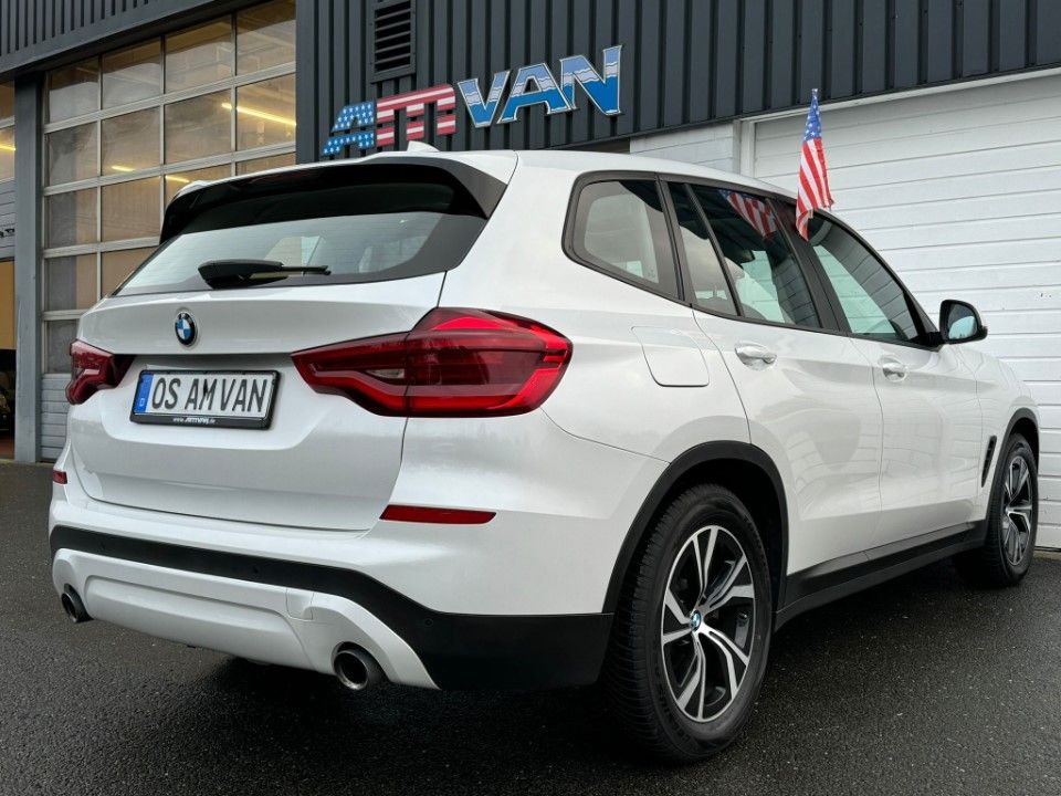 Fahrzeugabbildung BMW X3 xDrive 30 d Advantage PANO AHK Harmann