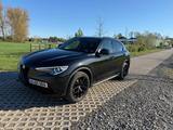 Alfa Romeo Stelvio 2.0 Turbo 16V 206kW B-Tech AT8-Q4 B-Tech - Alfa Romeo in Köln