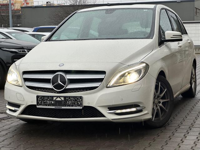 Mercedes-Benz B180 AMG Sport Leder Sitzheizung PDC Bi-Xenon