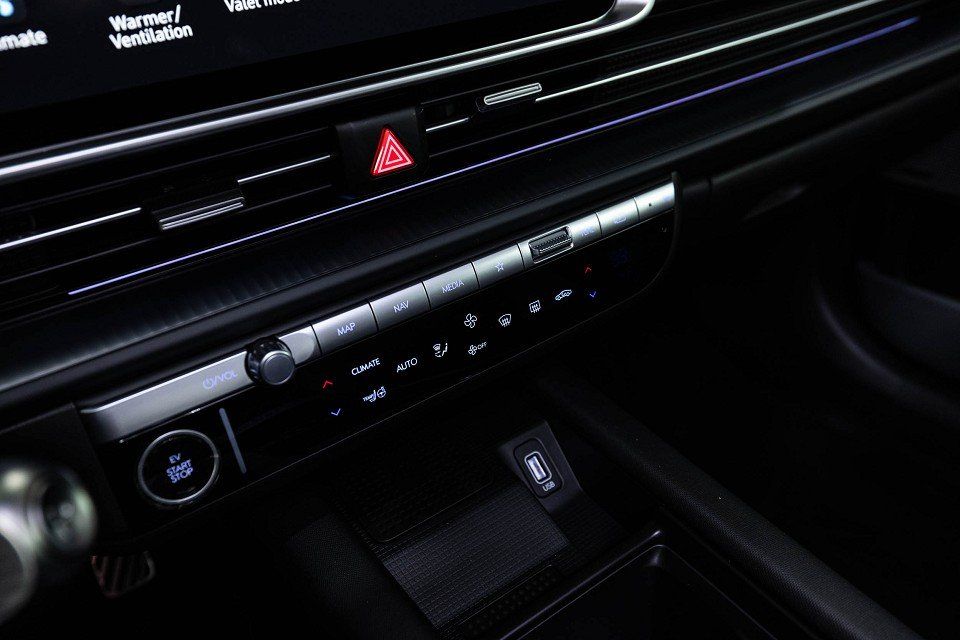 Fahrzeugabbildung Hyundai IONIQ 6 77,4kWh AWD UNIQ GSD