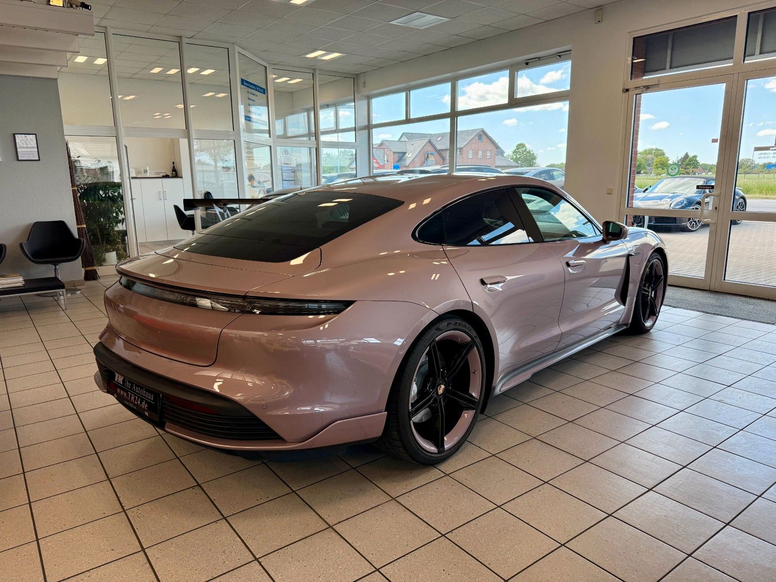 Fahrzeugabbildung Porsche Taycan Performance/HeadUP/SportDesign/APPROVED