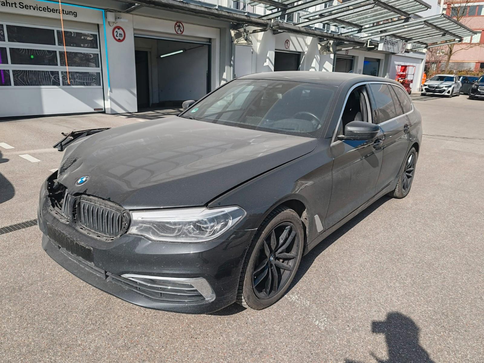 BMW 530i xDrive Luxury Line *HeadUp*Keyless*LED*