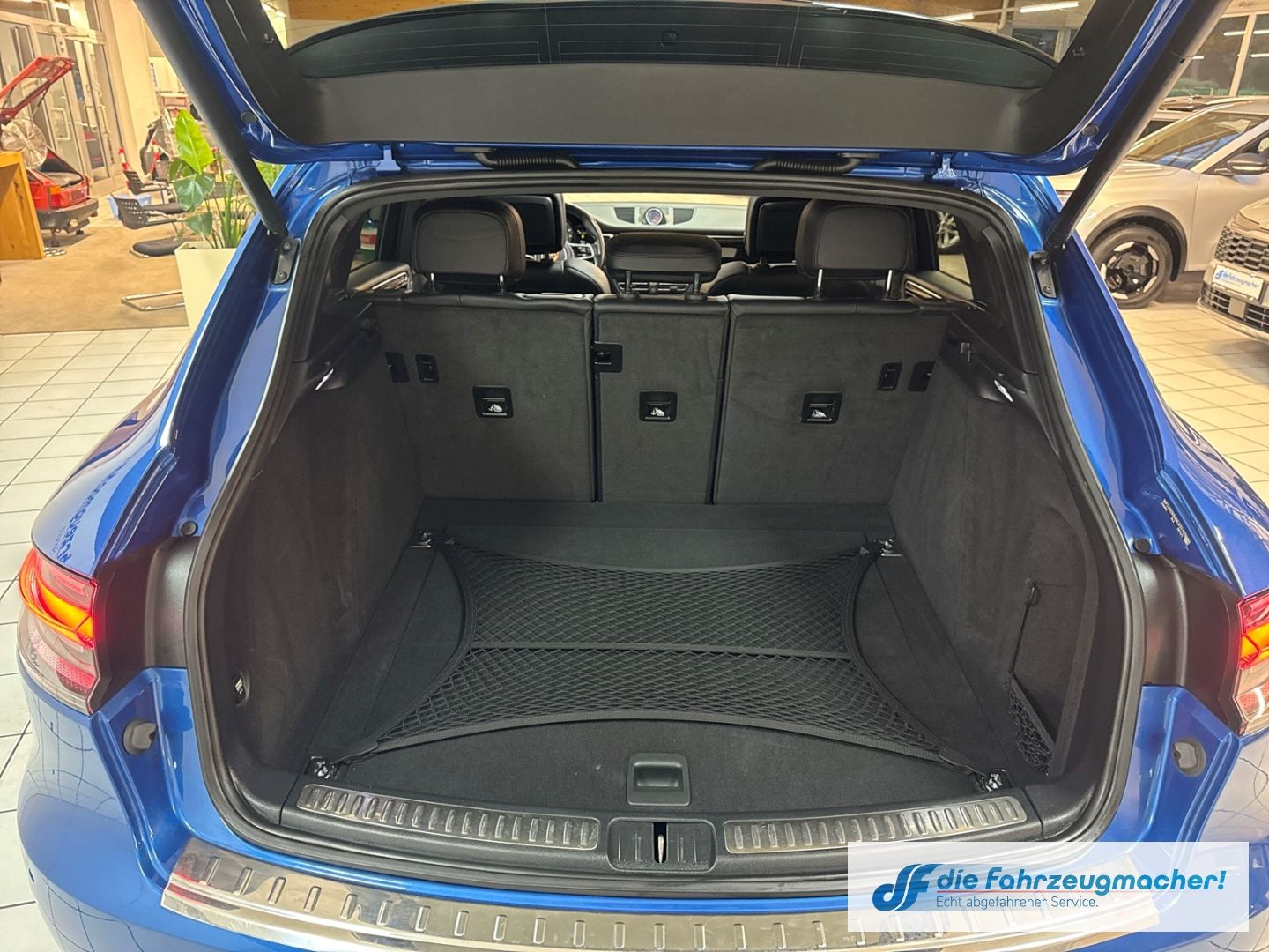 Fahrzeugabbildung Porsche Macan S El. Panodach Navi Memory Sitze Soundsyst