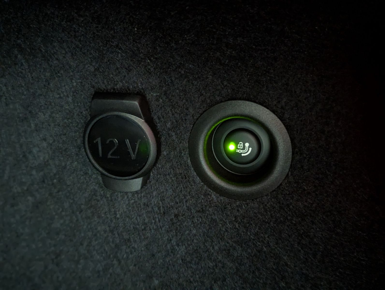 BMW X1 18 d M-Sport Pano Premium-Travel-Paket AHK - Image 18