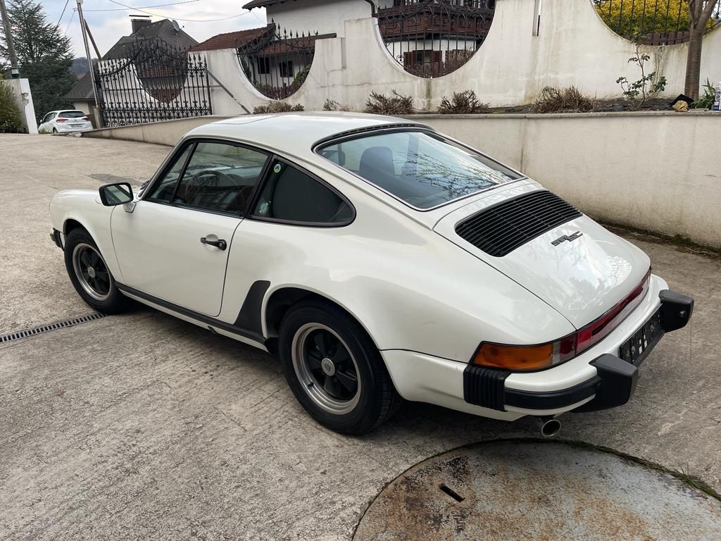 Porsche 930