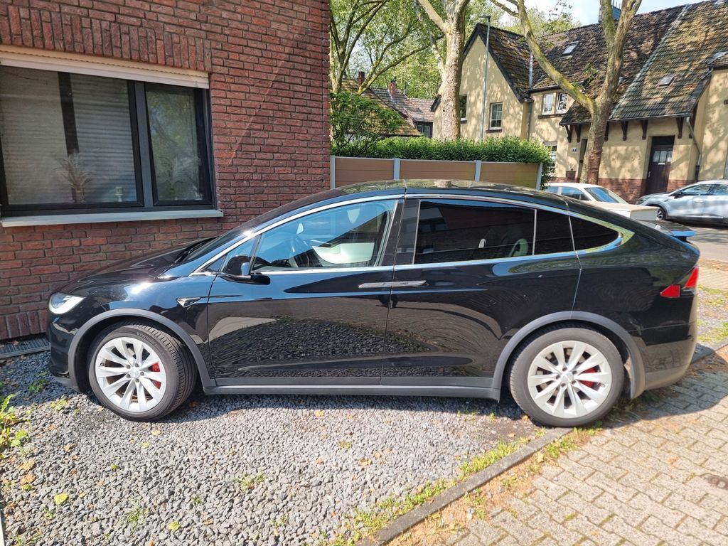Image of Tesla Model X