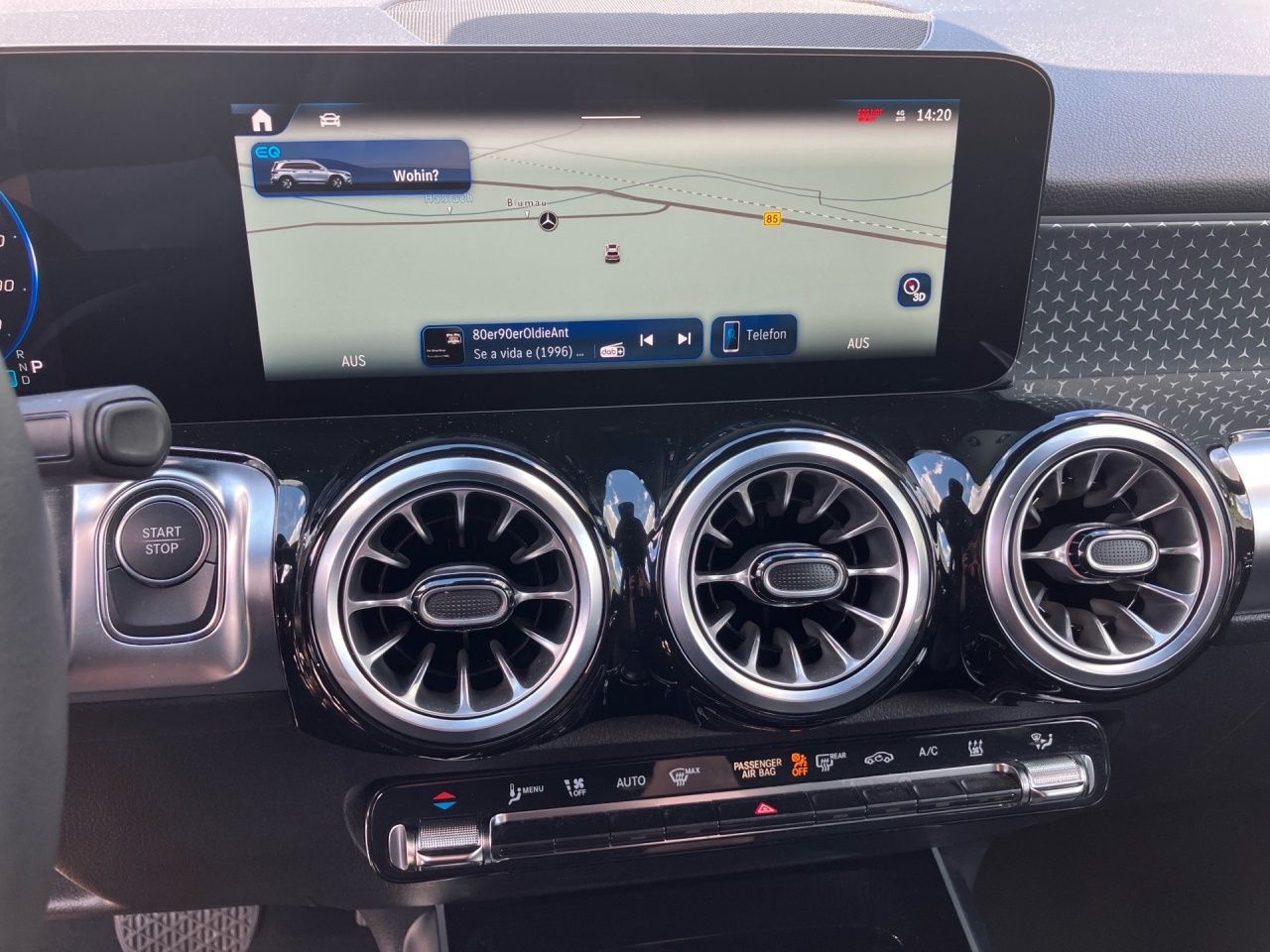 Fahrzeugabbildung Mercedes-Benz EQB 250+ BONUS+VERKEHRSZEICH+LENKRADHEIZ+AMBIENT