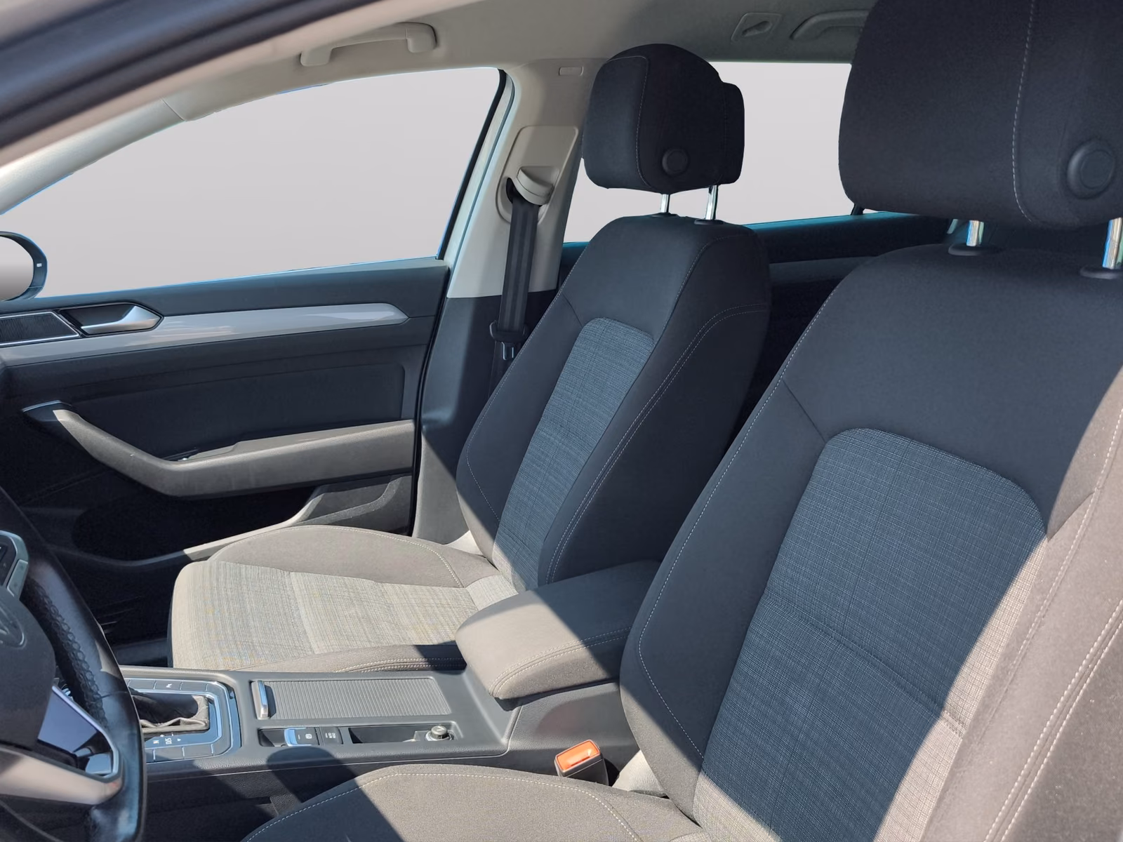 Volkswagen Passat 1.5 TSI DSG Business LED NAVI AHK, миниатюра 10